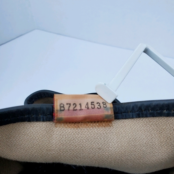 Dooney and Bourke signature canvas tote - Picture 7 of 9